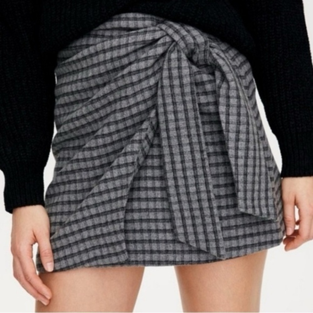 Aritzia Wilfred grey plaid tie front wool skirt - size 6